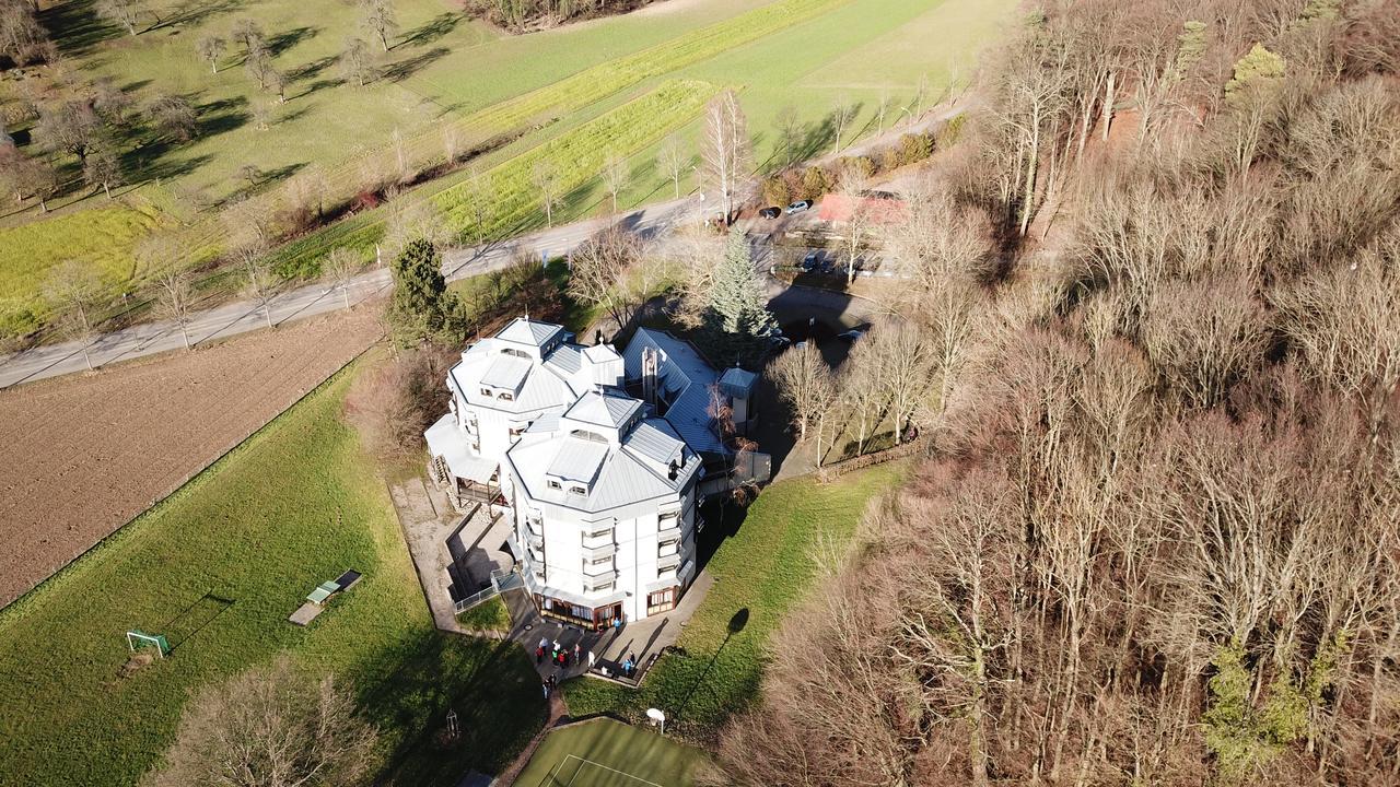 Hellmut-Wassmer-Jugendherberge Loerrach ภายนอก รูปภาพ
