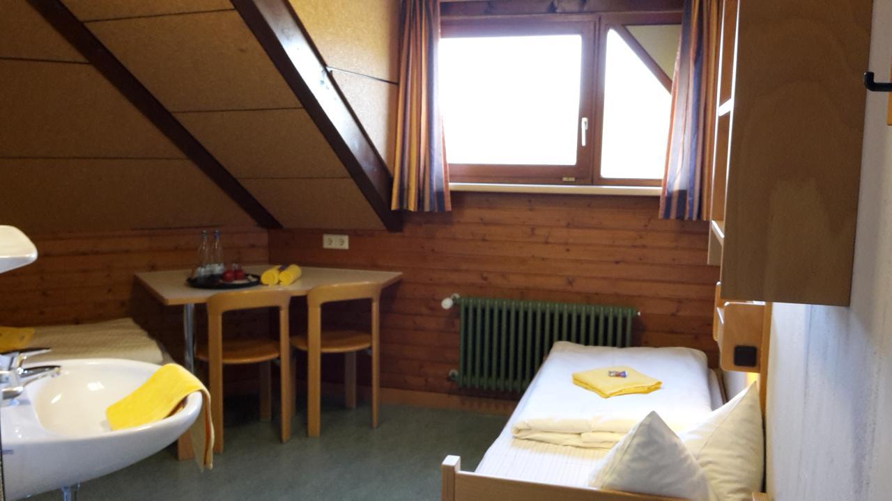 Hellmut-Wassmer-Jugendherberge Loerrach ภายนอก รูปภาพ
